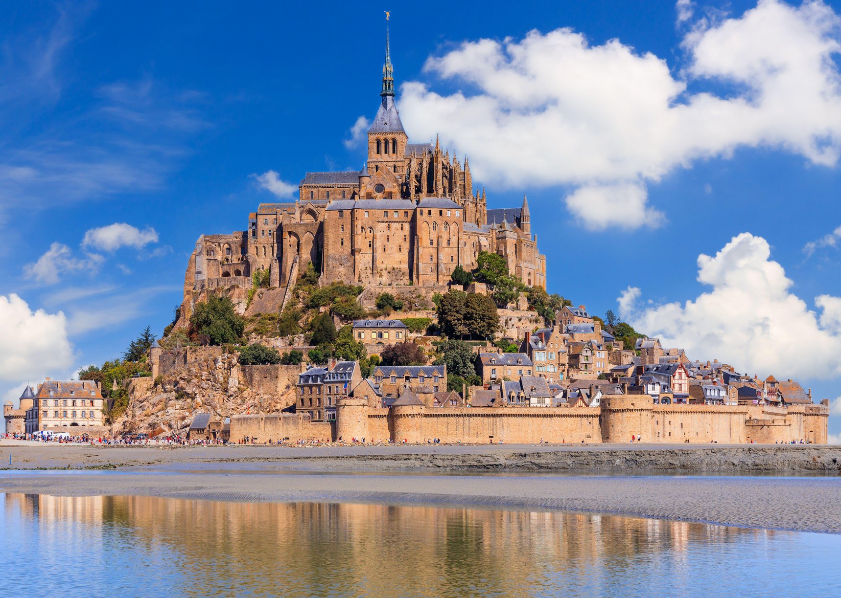 Le Mont-Saint-Michel au coucher du soleil, Normandie